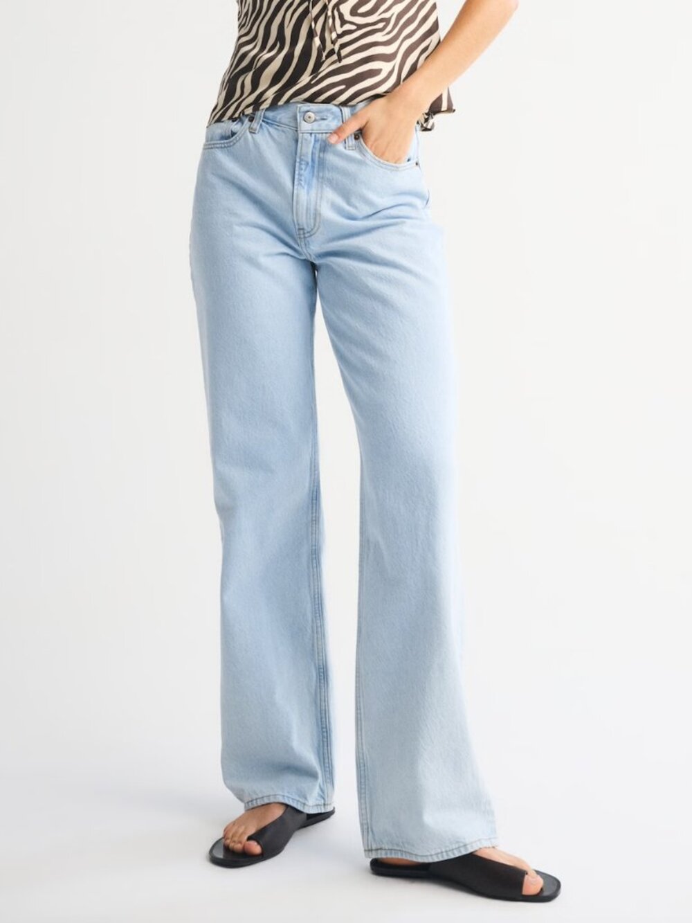 Abercrombie & Fitch The Loose High-rise Slouchy Light Wash Jeans Sz 29